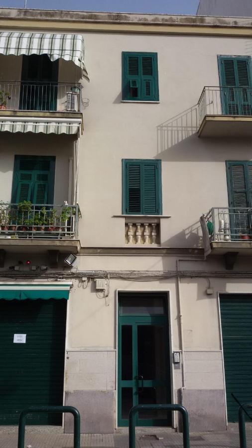 Bari, Puglia. Centrale E Facile Da Raggiungere !! Eksteriør bilde